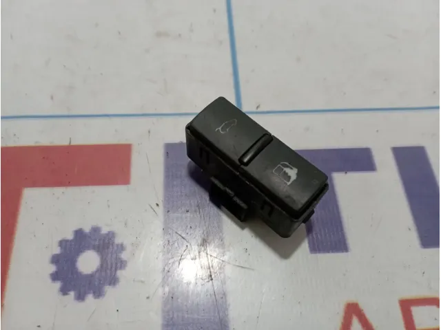 Кнопка открывания багажника Audi Q7 (4L) 4L1959833