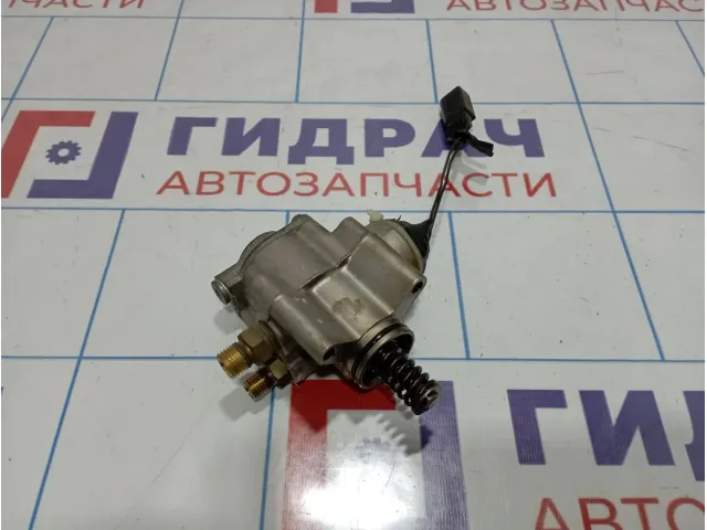 Насос (ТНВД) бензиновый правый Audi Q7 (4L) 079127026C