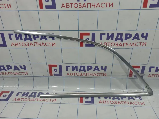 Накладка стекла заднего левого Audi Q7 (4L) 4L0853345B