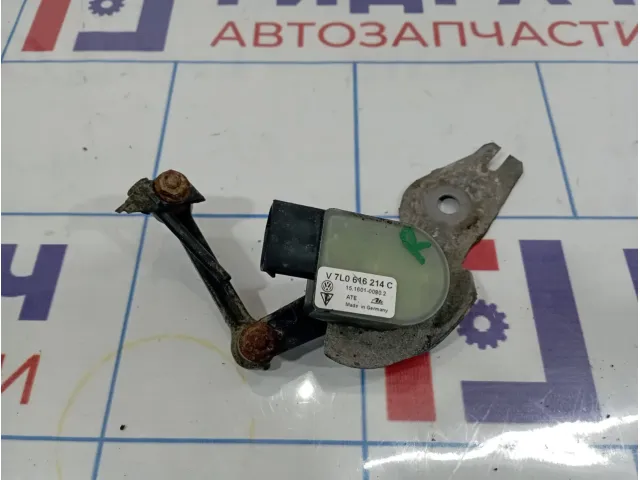 Датчик регулировки дорожного просвета правый Audi Q7 (4L) 7L0616214C