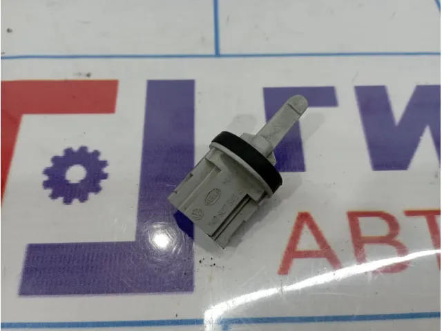 Датчик температуры воздуха Audi Q7 (4L) 1K0907543A