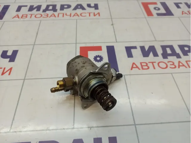 Насос (ТНВД) бензиновый Audi A3 (8P) 03C127026E