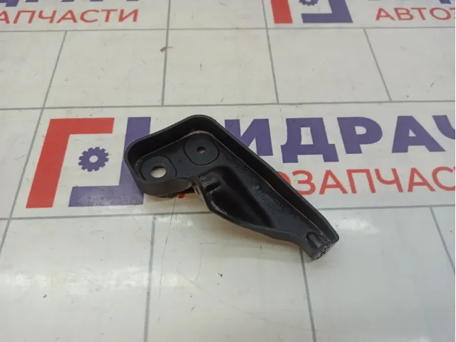 Кронштейн заднего бампера правый Audi A3 (8P) 8P3807330