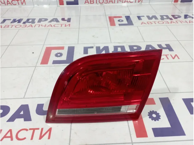 Фонарь задний внутренний правый Audi A3 (8P) 8P4945094D