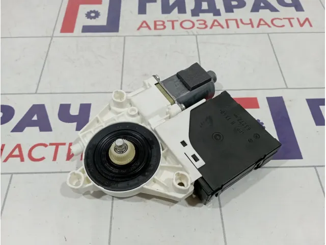 Моторчик стеклоподъемника передний правый Audi A3 (8P) 8P0959802Q