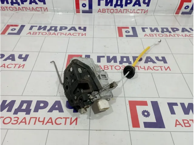 Замок двери передней левой Audi A3 (8P) 4F1837015E