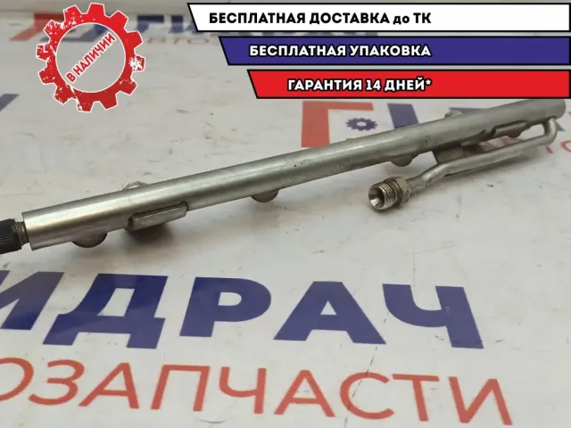 Рейка топливная Audi A4 06B133317AF.