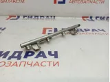 Рейка топливная Audi A4 06B133317AF.