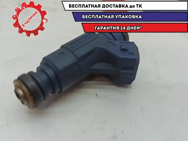 Форсунка топливная Audi A4 06B133551M.