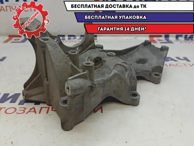 Кронштейн генератора Audi A4 06D903143D.
