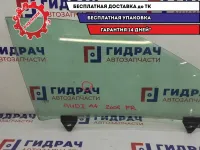 Стекло двери передней правой Audi A4 8E0845022D. Сколы.