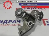 Кронштейн опоры двигателя правый Audi A4 8E0199352F.