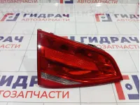 Фонарь задний внутренний Audi A4 8K5945093D