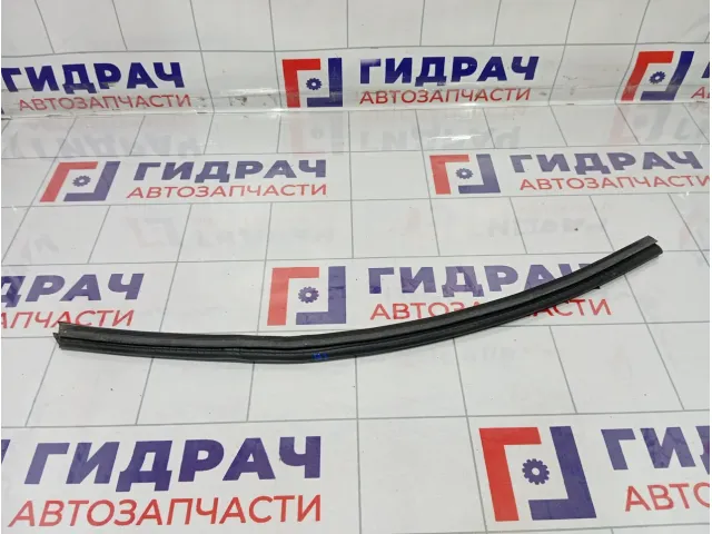 Уплотнитель стекла задний левый Audi A4 8K0839479C