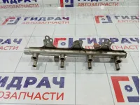 Топливная рампа (топливная рейка) Audi A4 06J133317M
