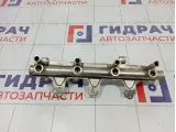 Топливная рампа (топливная рейка) Audi A4 06J133317M
