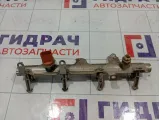 Топливная рампа (топливная рейка) Audi A4 06J133317M