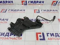 Кронштейн фар левый Audi A4 1301073033