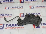 Кронштейн фар правый Audi A4 1301073034