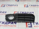 Решетка в бампер левая Audi A4 8K0807681A