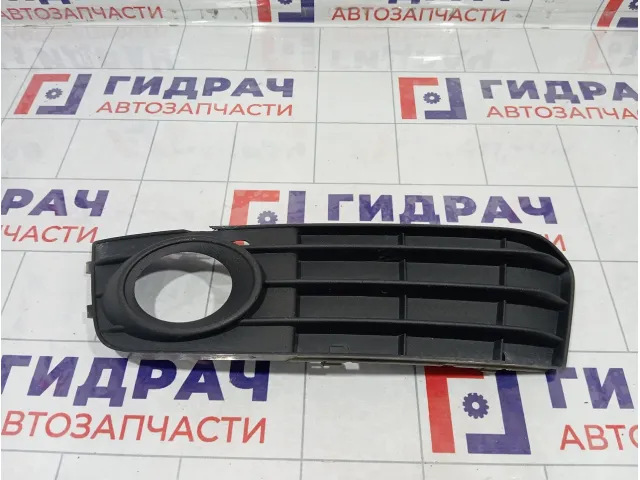 Решетка в бампер левая Audi A4 8K0807681A