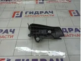 Направляющая ремня безопасности левая Audi A4 8K0857791A