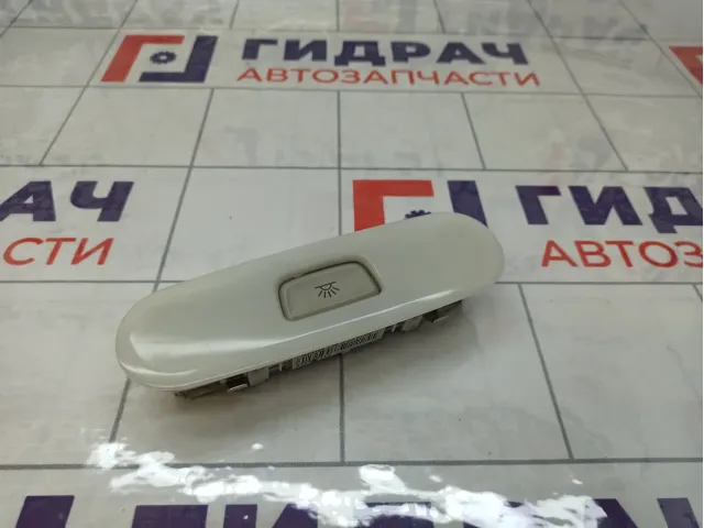 Плафон салонный Audi A4 8T0947111