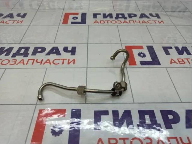 Трубка топливная Audi A4 06J127501L