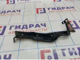 Кронштейн крепления крыла левый Audi A4 (B8) 8K0821135H
