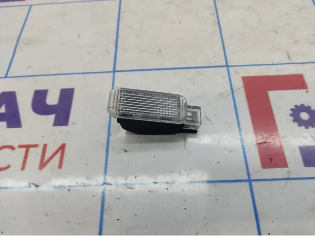 Плафон салонный Audi A4 (B8) 4B0947415A