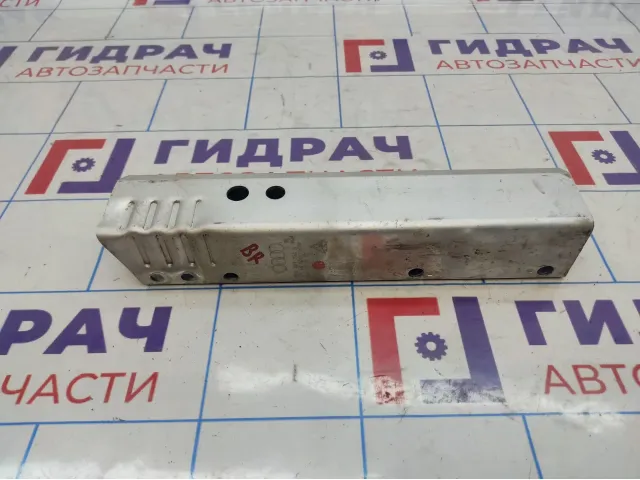 Кронштейн усилителя заднего бампера правый Audi A4 (B8) 8K0807332A