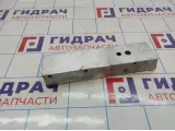 Кронштейн усилителя заднего бампера правый Audi A4 (B8) 8K0807332A