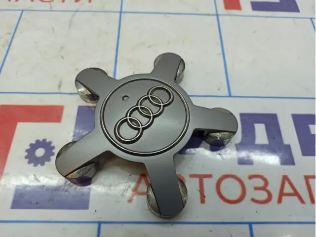 Накладка декоративная на колесный диск Audi A4 (B8) 4F0601165N