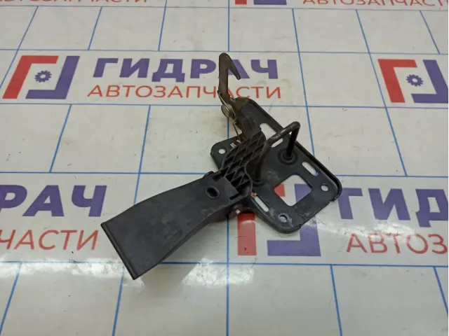 Крючок капота Audi A4 (B8) 8T0823480