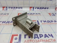 Кронштейн усилителя переднего бампера правый Audi A4 (B8) 8K0807134