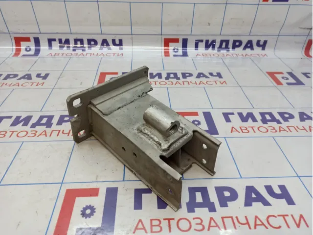 Кронштейн усилителя переднего бампера правый Audi A4 (B8) 8K0807134