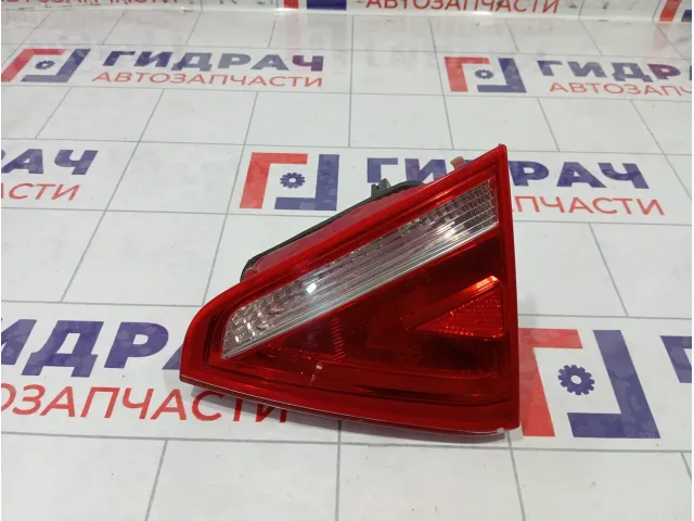 Фонарь задний внутренний правый Audi A5 8T0945094