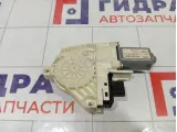 Моторчик стеклоподъемника переднего правого Audi A5 8T0959802A