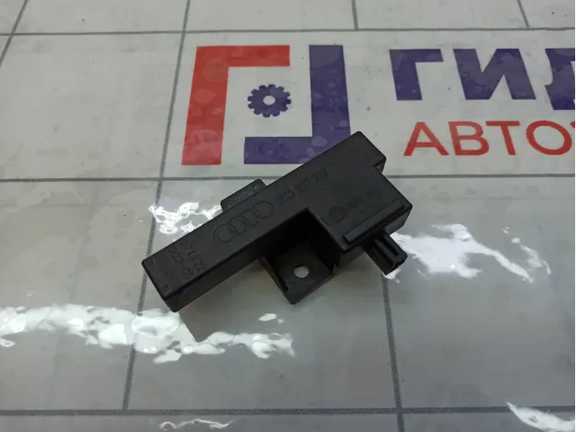 Антенна Audi A5 8K0907247