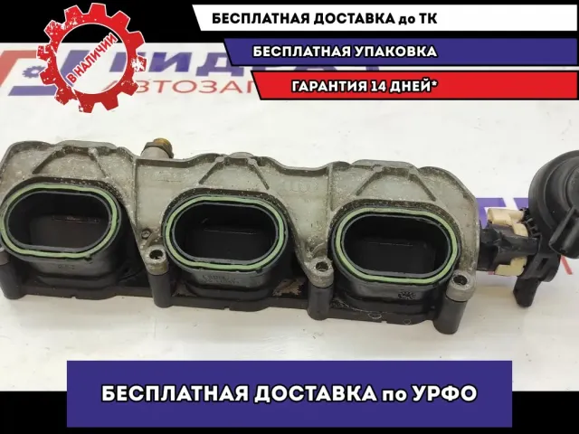 Коллектор впускной правый Audi A6 06E133110AF. С топливной рампой.