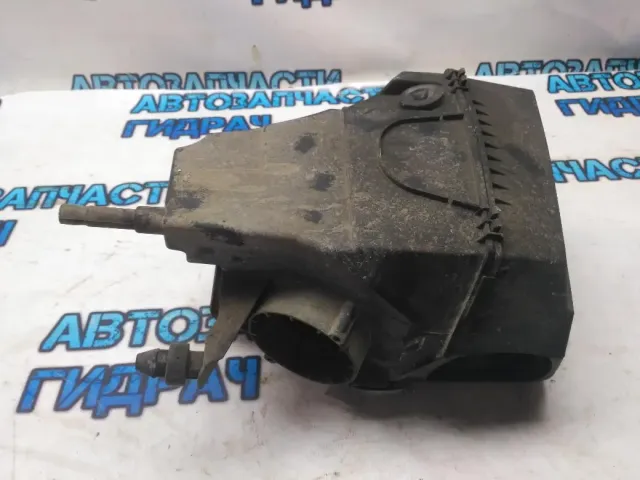 Корпус воздушного фильтра Audi A6 С6 2007 4F0133835M Отличное состояние
