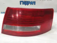 Фонарь задний правый Audi A6 С6 2007 4F5945096N Хорошее состояние Дефект сломано ухо.
