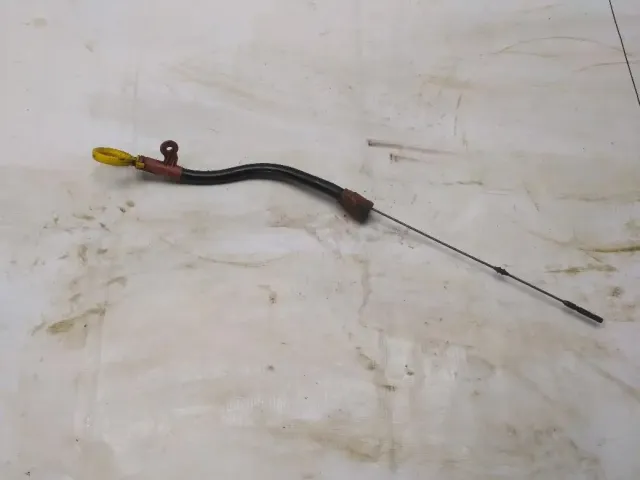 Щуп масляный Audi A6 С6 2007 06D115611B Отличное состояние