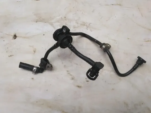 Трубка вакуумная Audi A6 С6 2007 06F133781M Отличное состояние