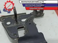 Крючок капота Audi A6 C6 4F0823480B.