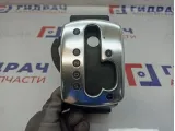 Накладка декоративная Audi A8 4E1713111E3Q7. На кулису КПП. Царапины.