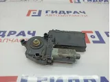Моторчик стеклоподъемника Audi A8 4E0959801A. Задний левый.