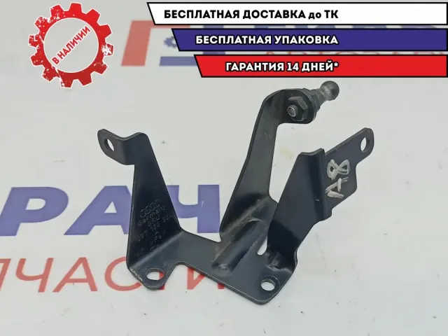 Кронштейн Audi A8 077133336A. Крышки двигателя.