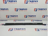Накладка стекла переднего левого Audi A8 4E0853283E. Хром. Дефект.
