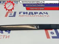 Накладка на стойку правая Audi A8 4E0853378B. Царапины, потертость.
